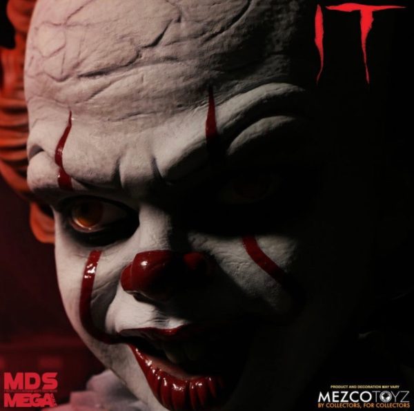 IT© MezcoToys© Talking PennyWise Clown Collectors Horror Doll (15 Inches) (White/Red/Brown) - Image 4