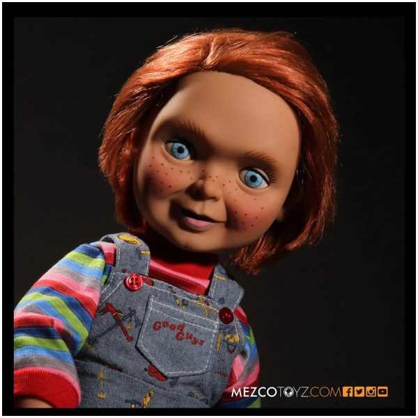 Chucky© MEZCO© Good Guys Happy Face 15″ Mega Scale Talking Chucky Doll (15 Inches)