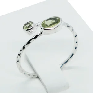Silver Ring Twist Cut Peridot (One Size)