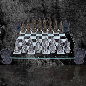 Nemesis Now© Medieval Knight Chess Set (43cm)