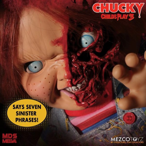 Chucky© MEZCO© Child's Play 3 Pizza Face 15″ Mega Scale Talking Chucky Doll (15 Inches) - Image 3