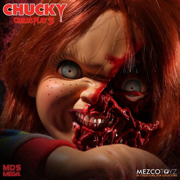 Chucky© MEZCO© Child's Play 3 Pizza Face 15″ Mega Scale Talking Chucky Doll (15 Inches) - Image 7