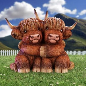 Nemesis Now© B6901C24 Highland Hug Cow Figurine Ornament (14.5cm)