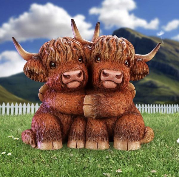 Nemesis Now© B6901C24 Highland Hug Cow Figurine Ornament (14.5cm)