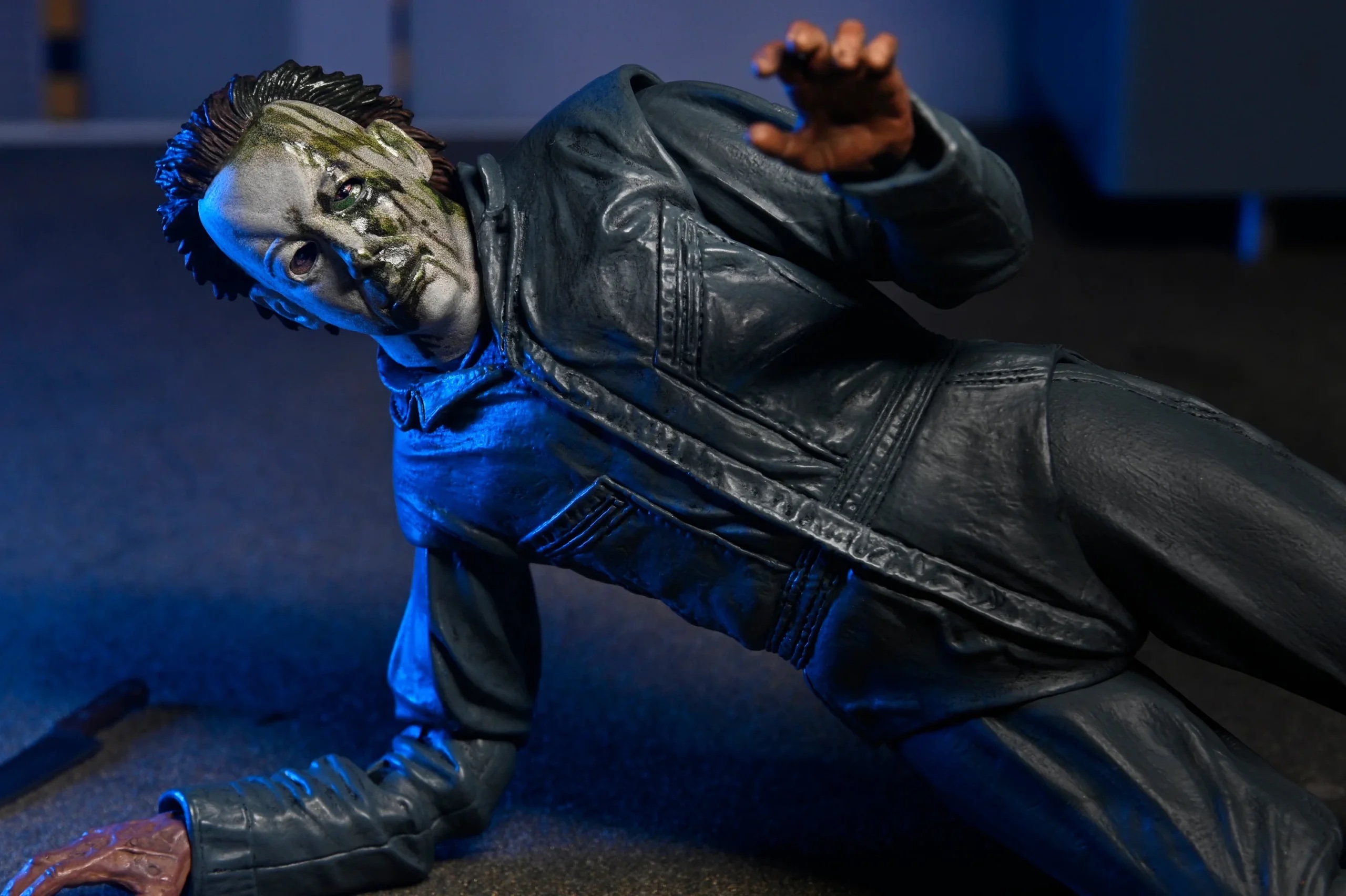 NECA© Halloween 6: The Curse of Michael Myers Scale Ultimate Action Figure (7") - Image 9
